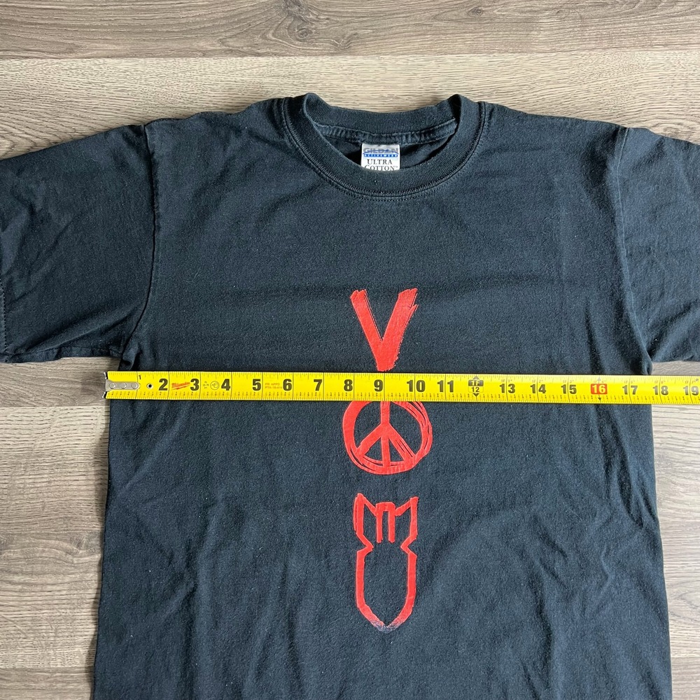 U2 Vertigo Tour T Shirt Mens Small 2006 Rock‎ Music Bono The Edge Peace SIgn - Picture 8 of 9